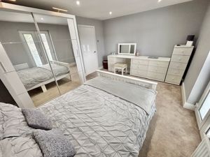 Bedroom- click for photo gallery